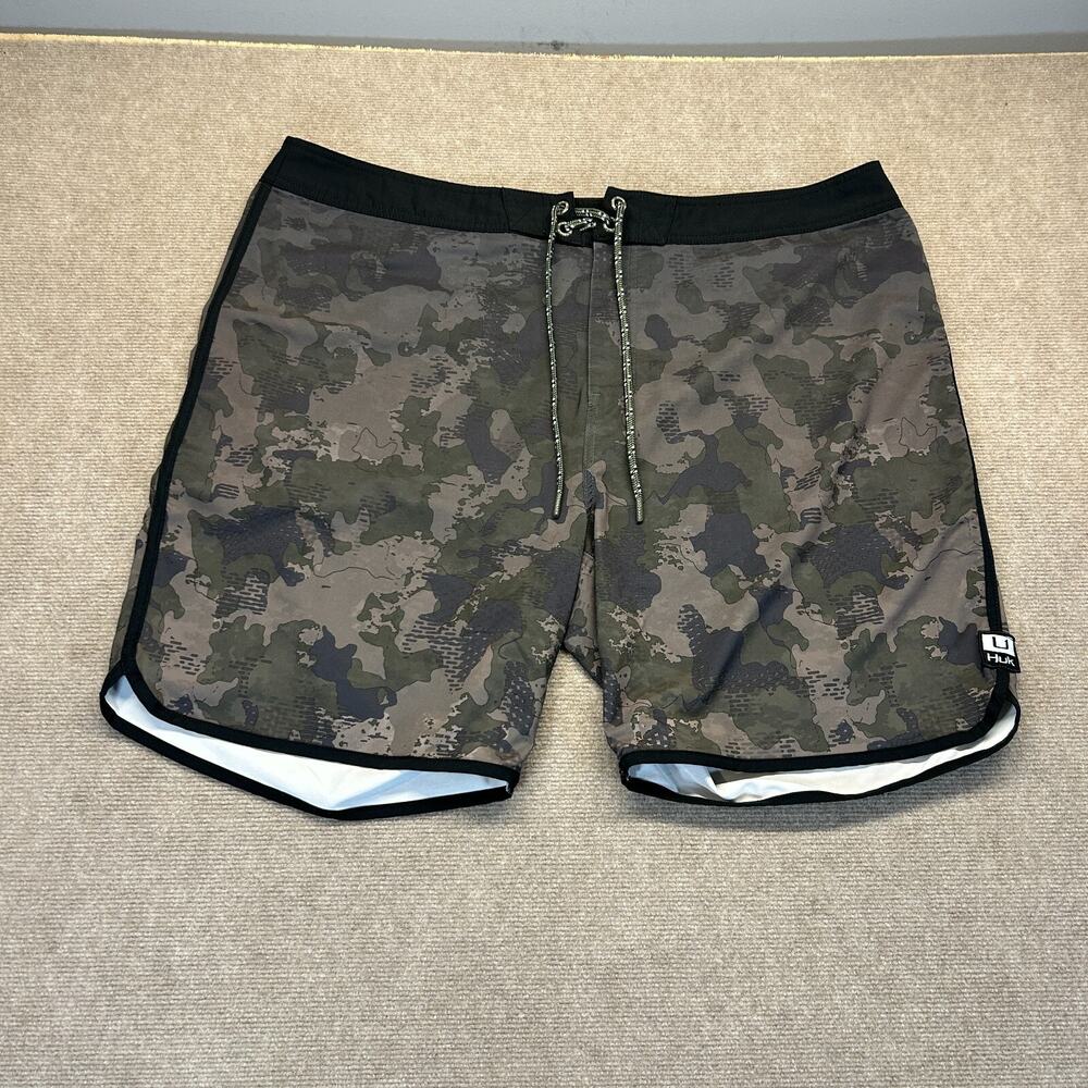 Huk Classic Boardshorts Men's 42 Gray Camoflauge Unlined Swim Fish Pockets 8"